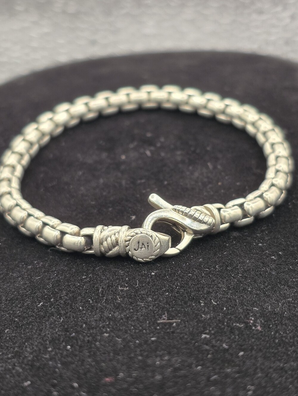 JAI Sterling Silver Rounded Venetian Box Link Bracelet 7.75 Inch 24.5 Grams